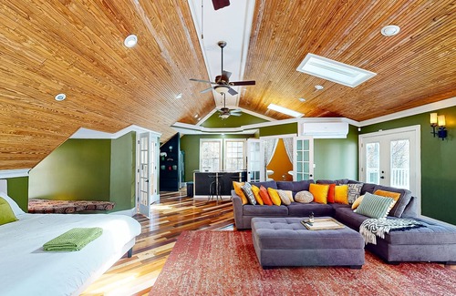 Chester County House | Unique riverfront studio with pool, hot tub, W/D access, grill & AC