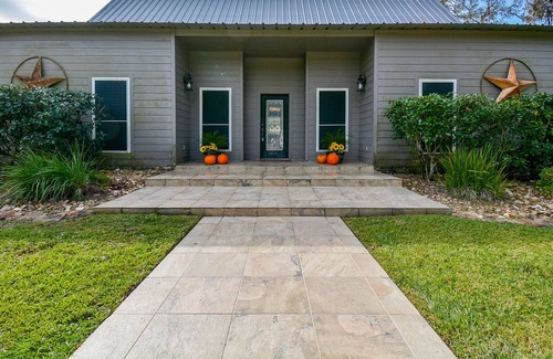 Brazoria House | Unique San Bernard River Escape With Pool