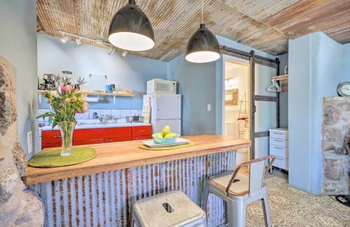 Santa Cruz Apartment | Unique Santa Cruz Studio about 25 Mi to Santa Fe