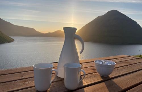 Klaksvik Apartment | Unique Sea & Landscape View and Spacious Apartment