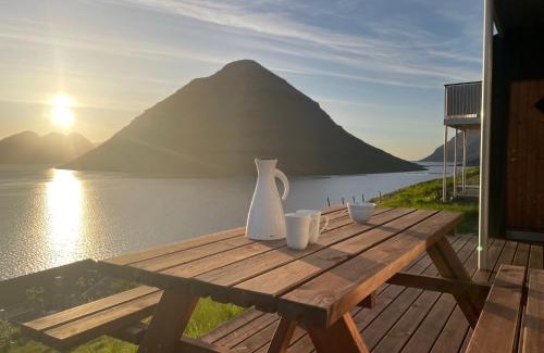 Klaksvik Apartment | Unique Sea & Landscape View and Spacious Apartment