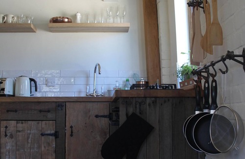The Pelhams House | Unique self-contained 1bed Grade II Listed Dovecote/Farm Barn