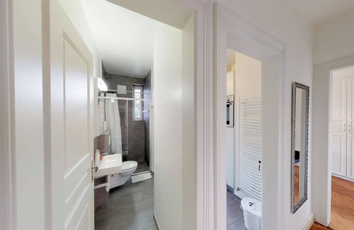 Iselin Apartment | Unique Serviced Living at Airport Line