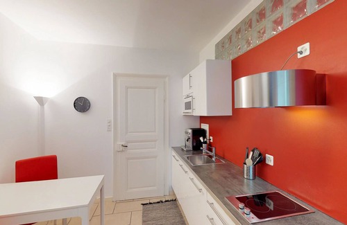Iselin Apartment | Unique Serviced Living at Airport Line