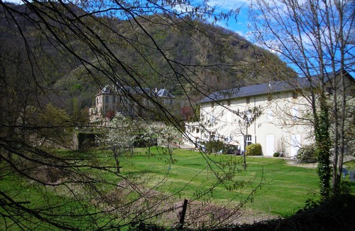 Chateau-Verdun Apartment | Unique Ski/Mountain Apartment In Grounds Of 18th Century Chateau with new pool