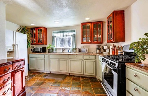 Point Reyes Station House | Unique & Spacious Secluded Woodland Home