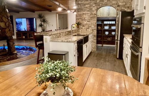 Ahwahnee House | Unique Space, Views, Pool, Fireplace, Close to Yosemite & Town