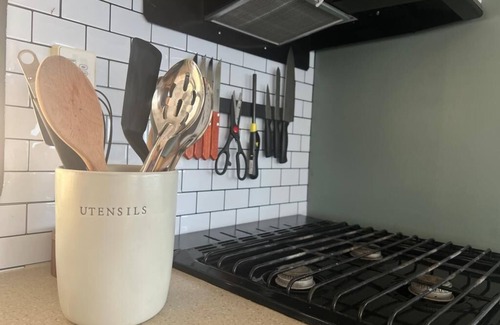 Bearss Plaza House | Unique Space with RV and Studio close to Busch Gardens and Zoo