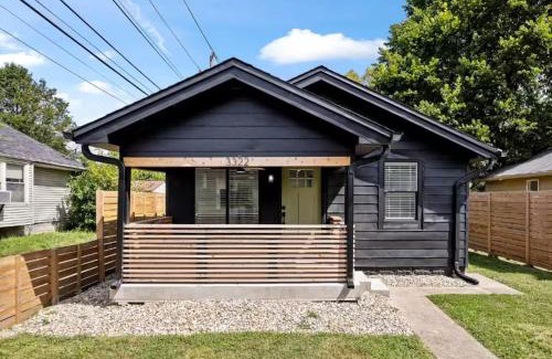Near Eastside House | Unique Spacious Bungalow