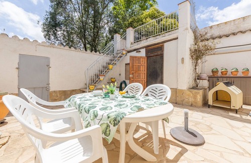 El Montmell Cottage | Unique Spanish Rural Home at the heart of a Catalan vineyard valley