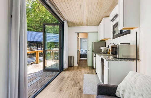 Bryson City Cabin | Unique Stay - 5 Star - Great Location - "Grounded"
