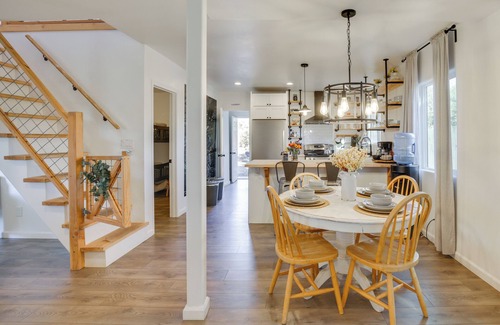 Alpine House | Unique Stay: Alpine 'Mariposa Farmhouse' w/Views!