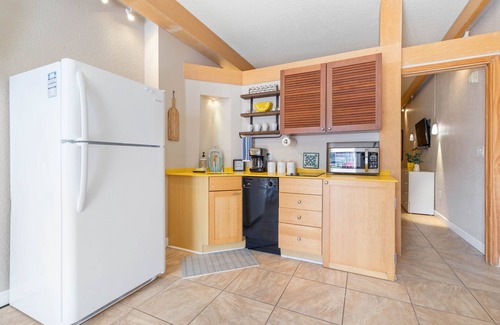 Palm Coast Condo | Unique Stay with European Charmn