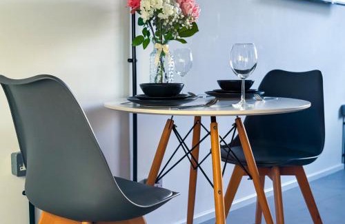 Higham Hill Apartment | Unique Studio Apartment with Private Garden