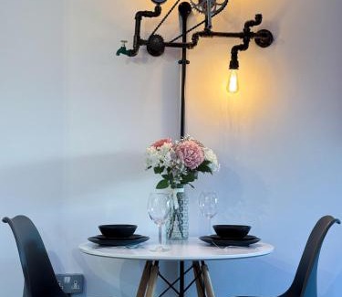 Higham Hill Apartment | Unique Studio Apartment with Private Garden