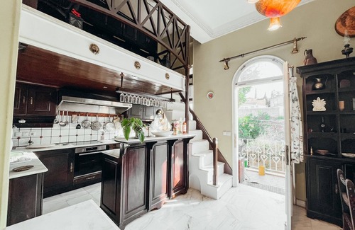 Monastiraki Apartment | Unique sunlit house overlooking the Acropolis