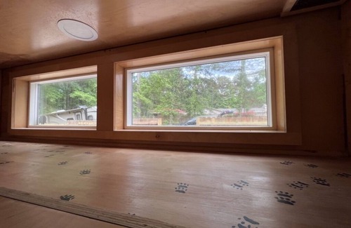 North Raleigh House | Unique Tiny Home Escape! Fully Equipped & Relaxing, Privacy-Fenced Outdoor Space