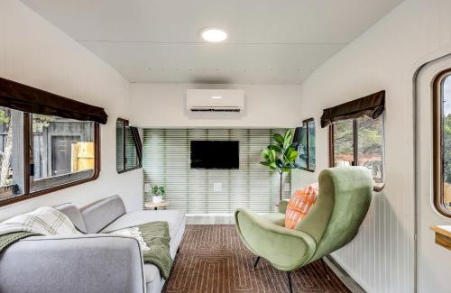 Leander House | Unique Tiny House with Hot-tub, Fire Pit and Hiking Trail in Leander, Texas
