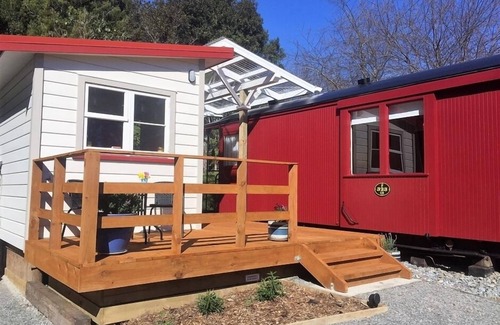Greymouth Cottage | Unique Train carriage 100+ years old - Te Pahika