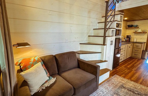 Old Fort Cabin | Unique & tranquil getaway Next to Pisgah National Forest perfect place to relax