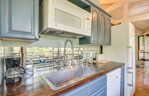 Village of Four Seasons Cottage | Unique Treehouse Hideaway Near Lake of the Ozarks