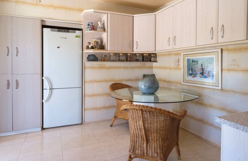 La Colina Villa | Unique, tropical garden swimming pool+private parking,bbq,TV DTD+satelite,Wifi,Netflix