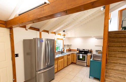 Maynardville Cottage | Unique updated cottage on Norris Lake w/ private boat dock and spectacular views