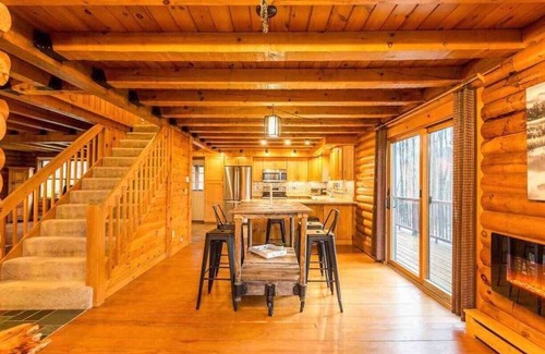 Arlington House | Unique Vermont Log Cabin Nestled in Red Mountains