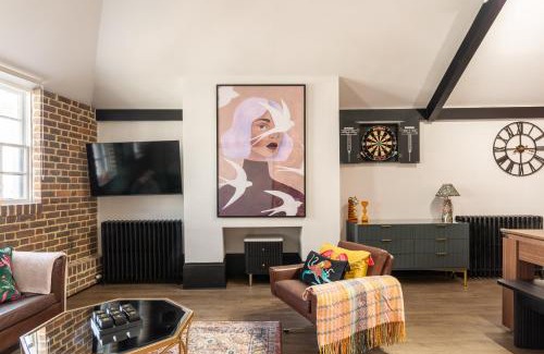 Kemptown Apartment | Unique, Vibrant Apartment Close to Seafront