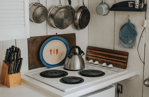 North Truro Cottage | Unique Waterfront Artist Cottage