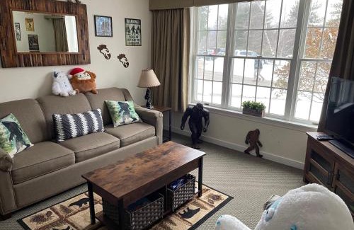 Hancock Apartment | Unique Yeti-Theme Ski On Off Suite Jiminy-Sleeps 4