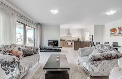 Century City Apartment | UniqueStay Mayfair Luxury Apartment