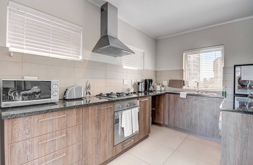 Century City Apartment | UniqueStay Mayfair Luxury Apartment
