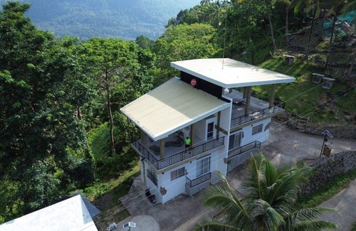 Valencia House | Unit 1 Casa De Pueblo Japanese Shrine, one bedroom townhome in Sagbang Valencia