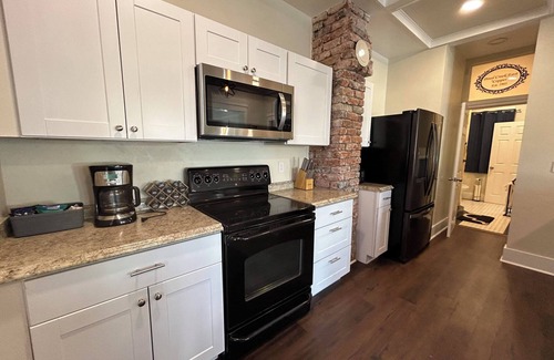 Globe Apartment | Unit 1 - Copper - Pinal Creek East - private yard - wifi - central location