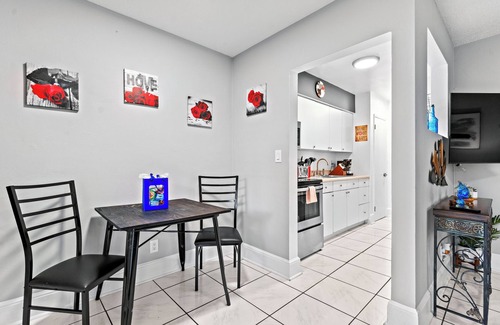 Middle River Terrace Apartment | Unit 1 - Cozy apartment in Fort Lauderdale
