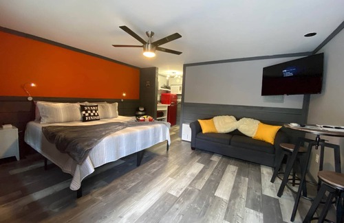 Maryville Bed & Breakfast | Unit #1 Local Straight - Dragon Depot at Dragon City!