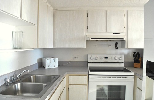Ocean Grove Terrace Condo | Unit 1 Oceanside 2Bd 1Ba Condos In Ormond-By-The-Sea w/Large Private Beach Deck