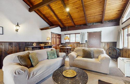 Killington House | Unit 1 - Retro Ski Chalet