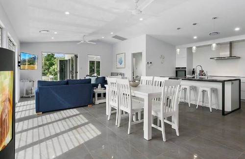 Noosa Heads Apartment | Unit 2/13 Angler Street, Noosa Heads