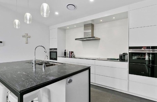 Noosa Heads Apartment | Unit 2/13 Angler Street, Noosa Heads