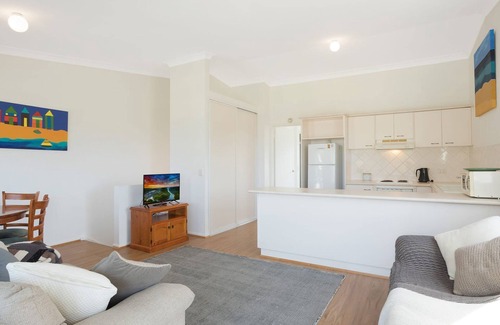 Dalmeny Apartment | Unit 2, 43 Noble Parade, Dalmeny