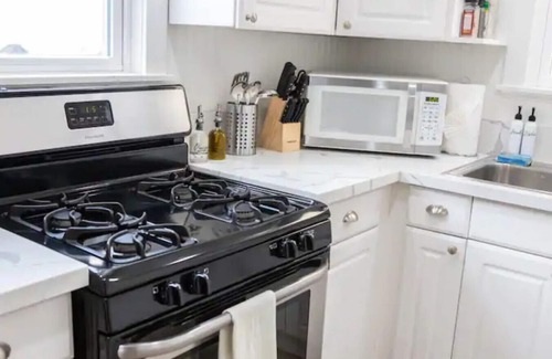 Coronado Apartment | Unit 2 - B Ave Bungalows · Beachside 1/1, 5-10 Min Walk to Coronado Beach!