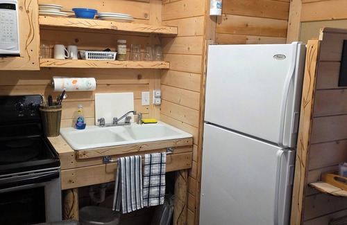 Cedaredge Cabin | Unit 2: King Bed Suite with Full Kitchen at the Cedaredge Lodge