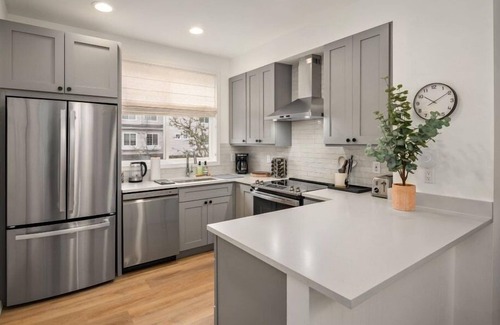 Bellevue House | Unit 2 One Central · Modern Urban Luxury Escape - Unit 2