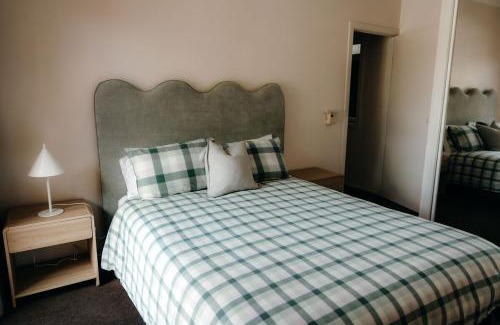 Allenstown Apartment | Unit 2, Rocky CBD