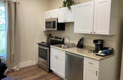 Globe Apartment | Unit 2 - Silver - Pinal Creek East - wifi - king bed