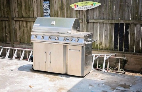 Bacliff House | Unit 2 Teal bungalow is pet-friendly for your stay. close to Galveston and Kemah