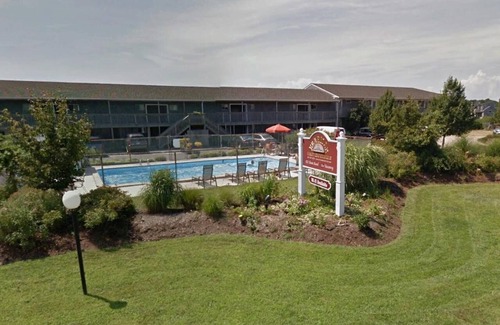 North Truro Condo | Unit #20 - 2nd Floor Deluxe Efficiency with A/C.