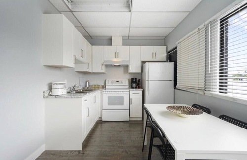 Aldergrove Apartment | UNIT 200B- Comfortable apartment with a full kitchen